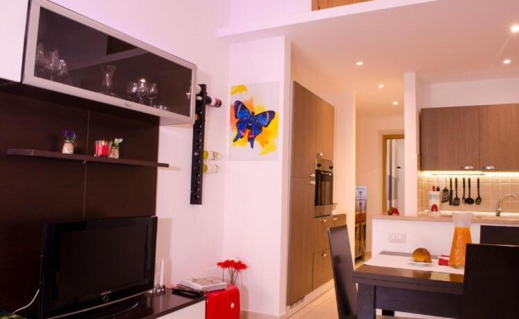 Butterfly Casa Vacanze ซูตรี ภายนอก รูปภาพ